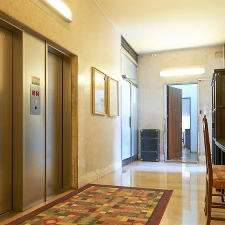 Διαμέρισμα Cozy Duomo - Elegant & Quiet, 300m From Cathedral Μιλάνο